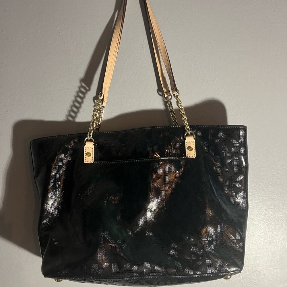 Black Michael kors bag